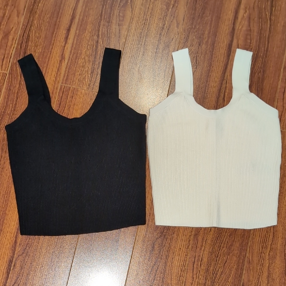 Abercrombie Women's Black and Cream Ribbed Tank Tops Size XS